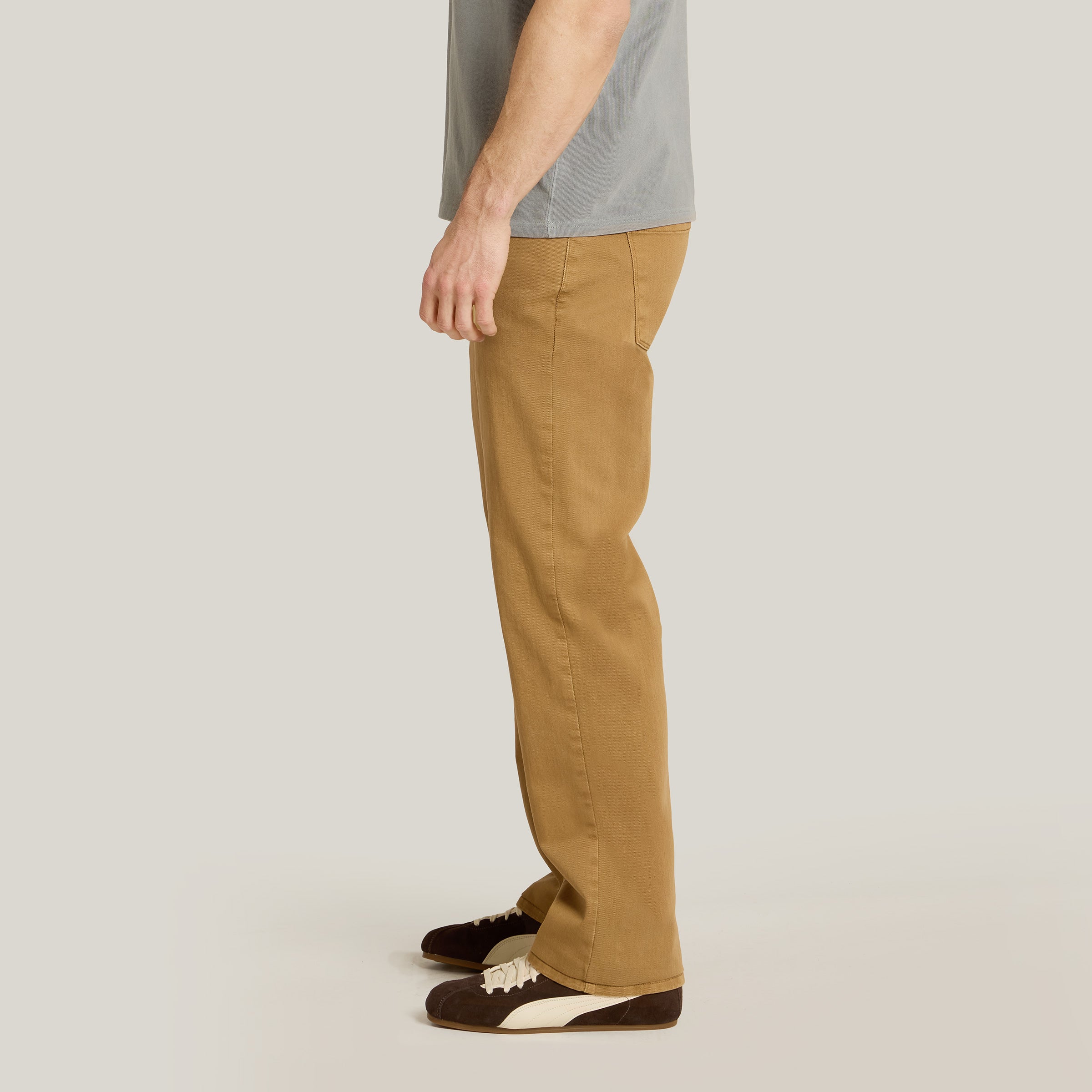 stra_merch_khak_3.jpg